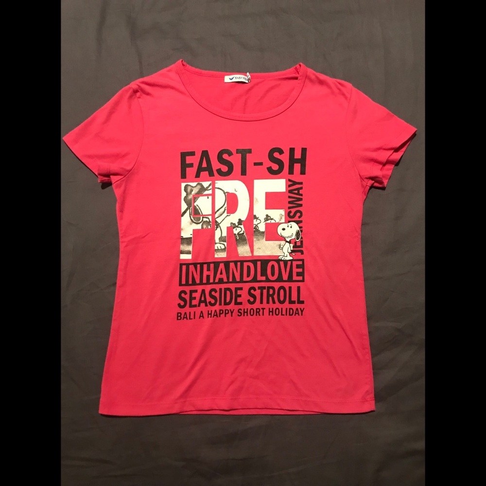 Hot pink T-shirt with Snoopy